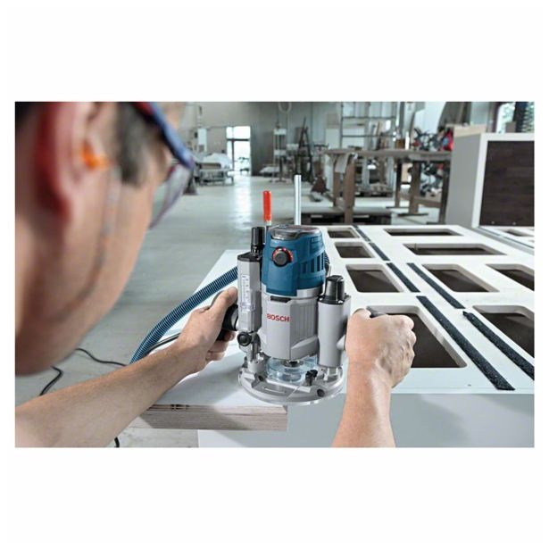 ROČNI NADREZKAR BOSCH GOF 1600 CE L-BOXX