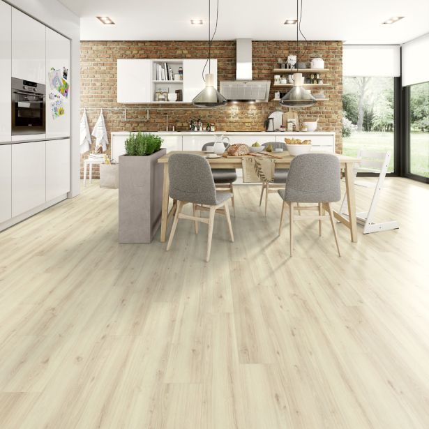 VODOODPOREN POD EGGER HOME DESIGN NEŽNI BELI HRAST EHD003 GREEN TEC 7.5 MM