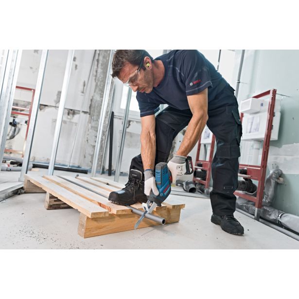 AKUM. SABLJASTA ŽAGA BOSCH GSA 18 V-LI C SOLO